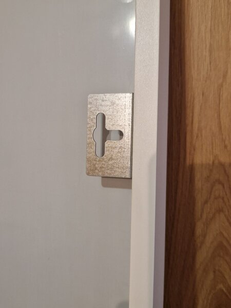 Oglinda cu rama alba din MDF